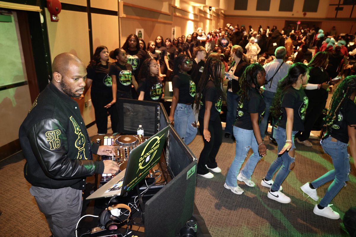 djocross's tweet image. @xplosive_bhs @xplosive_cautionx 3rd Annual Go Hard or Go Home Step Comp was EPIC! 15+ teams it up the stage in battles &amp;amp; stroll-offs. Until next year—GO HARD OR GO HOME! 🫡💯

🔈 @dj.ocross 
📸 @sydlion.visuals

#StepCompetition #BlackExcellence #djocross #ocrossproductions