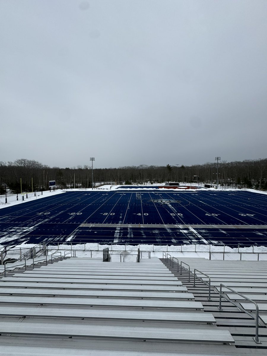 GezaLabancz's tweet image. Had an amazing time visiting UNE this weekend. Thank you @ABelnavis_ @CoachLichten for hosting me and greatful for the offer. @GridironImports @Trenches_101_X