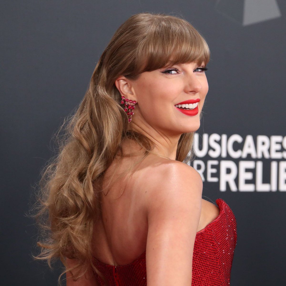 pttswift's tweet image. 😄✨️❤️

#GRAMMYS2025