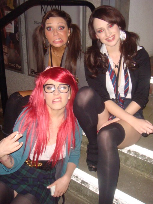 Sim-Wise - Defo think girls should be able to pull silly faces again lol https://t.co/bvR8WaqfBB