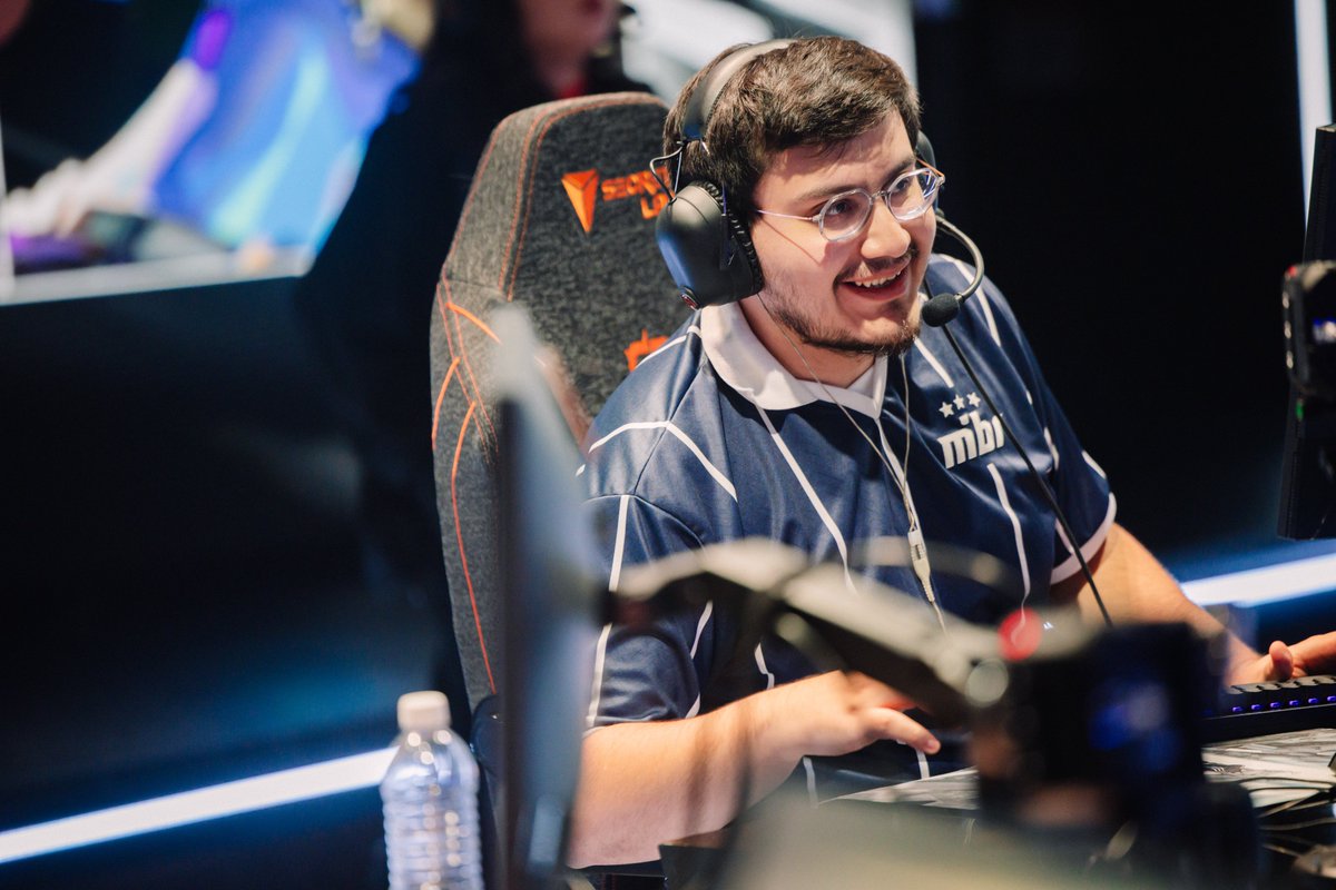 Karma - Substantivo Masculino

"Karma é um termo que significa ação e é originário do sânscrito. É utilizado para descrever a lei de causa e efeito, ou seja, a relação entre as ações e os seus resultados"