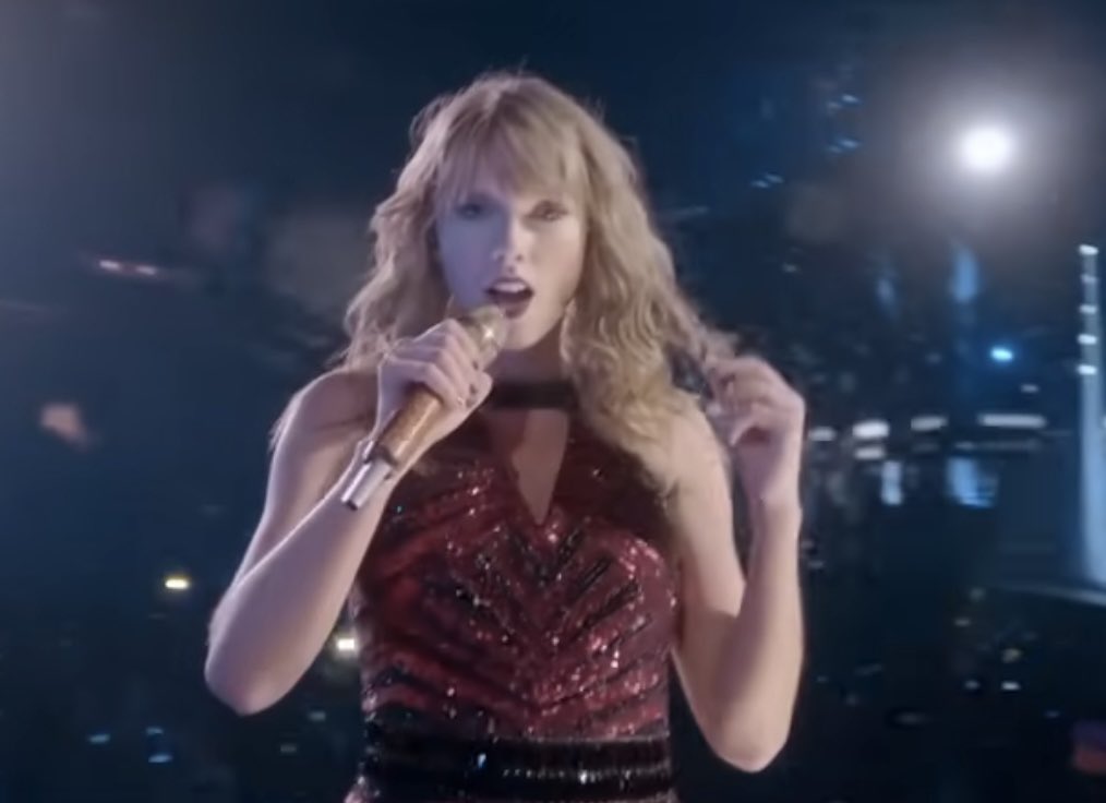 bordelove_1207's tweet image. Grasping at straws hoping she’ll announce #ReputationTaylorsVersion tonight at the #GRAMMYS2025