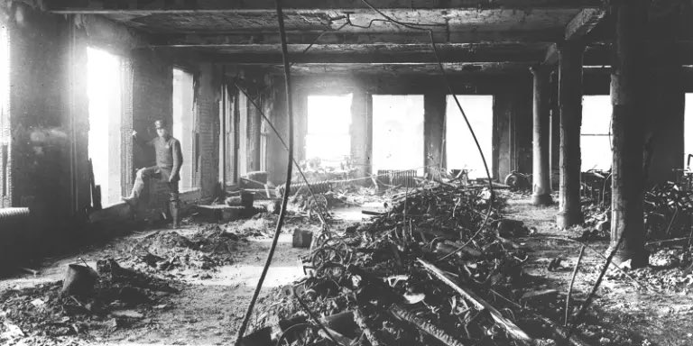 repusnaketion's tweet photo. T as in the Triangle Shirtwaist Factory Fire in New York, circa 1911 https://t.co/SHxnNxPG4N