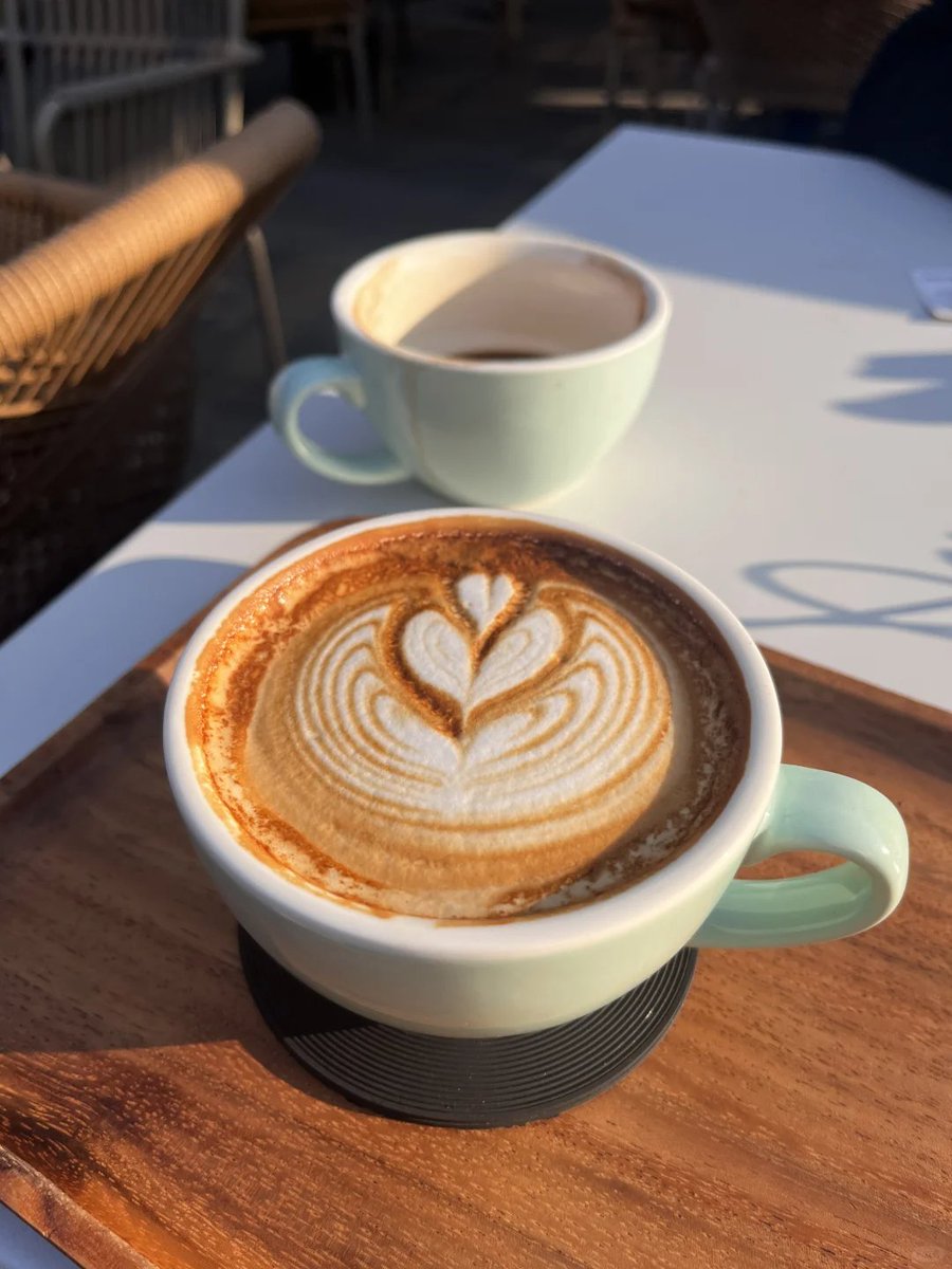LunaChen88's tweet photo. This latte is good today. I am enjoying the sunshine and the aroma of coffee. https://t.co/CXwgDyYFXd
