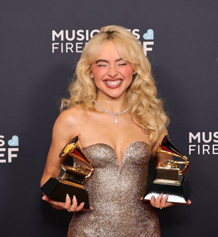 acervolivbrina's tweet image. 👑