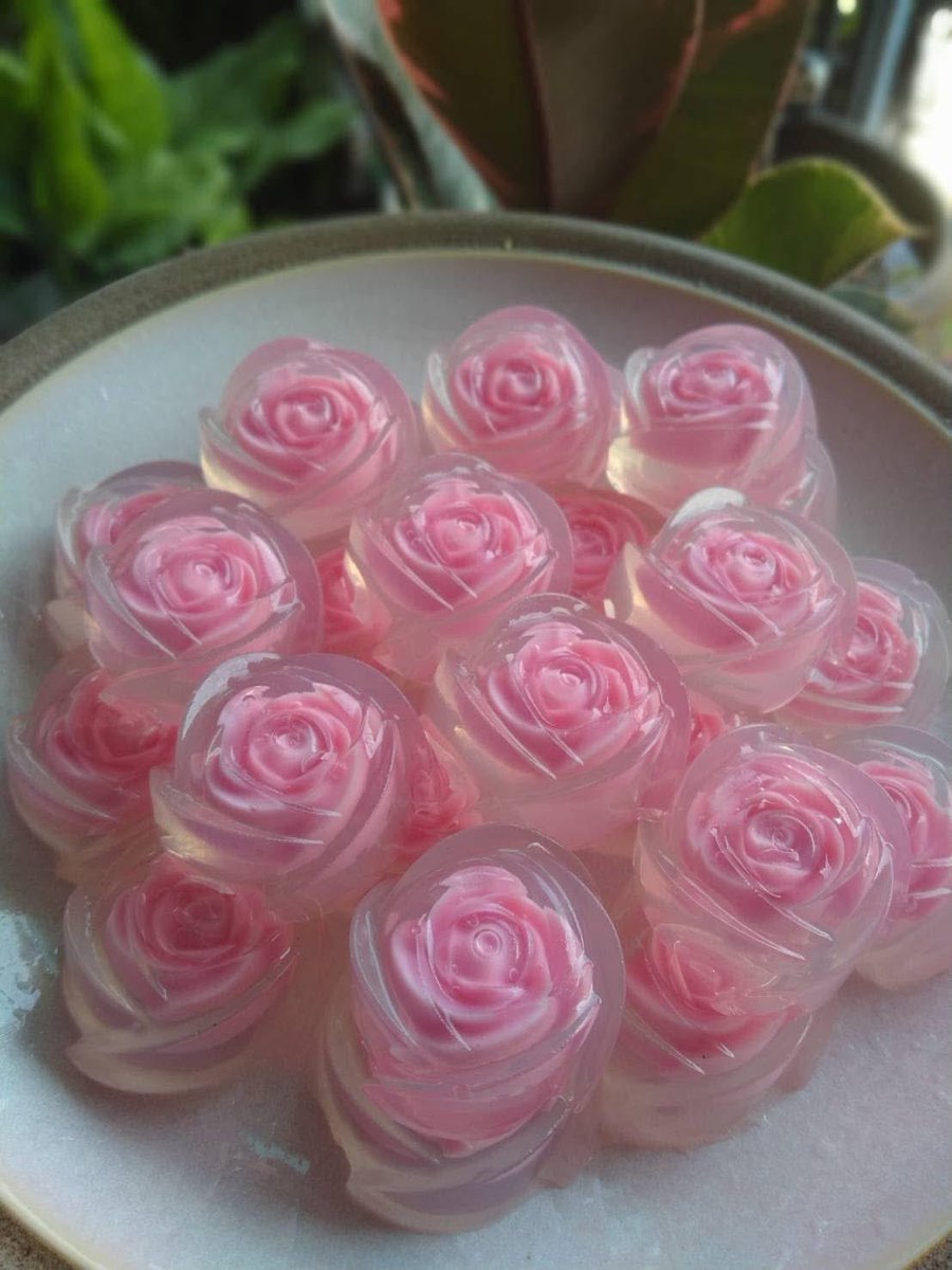 วาเลนไทน์นี้ วุ้นกะทิ กับ ดรีม ดอกไม้สีชมพูค่ะ รับสั่งออเดอร์ล่วงหน้านะค่ะ