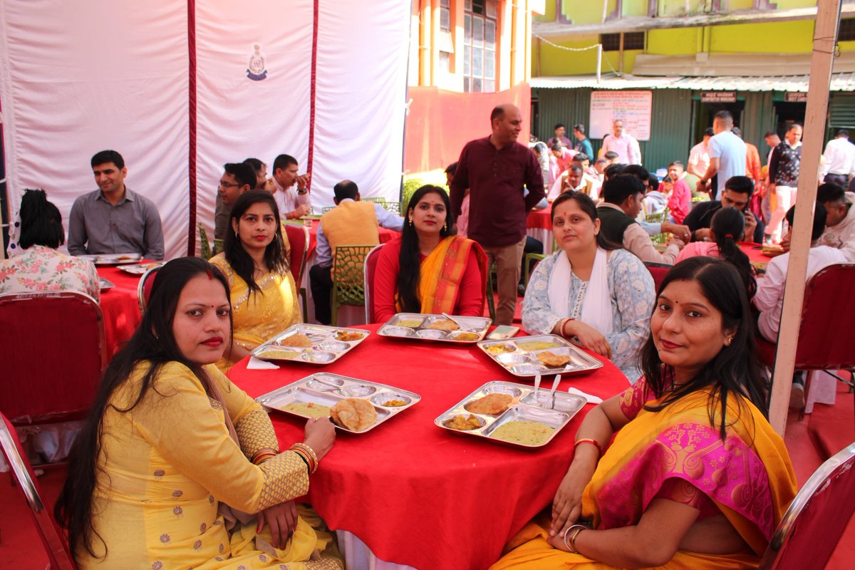 @SSBFTRPATNA (@ssbpatna) on Twitter photo рдмрд╕рдВрдд рдкрдВрдЪрдореА рдХреЗ рд╢реБрдн рдЕрд╡рд╕рд░ рдкрд░ <a href="/ssbpatna/">@SSBFTRPATNA</a> рдПрд╡рдВ 40 рд╡рд╛рд╣рд┐рдиреА рдкрдЯрдирд╛ рдХреЗ рд╕рдВрджреАрдХреНрд╖рд╛ рд╕рджрд╕реНрдпреЛрдВ рджреНрд╡рд╛рд░рд╛ 40 рд╡рд╛рд╣рд┐рдиреА рдореЗрдВ рд╕рд░рд╕реНрд╡рддреА рдкреВрдЬрд╛ рдХрд╛ рдЖрдпреЛрдЬрди рдХрд┐рдпрд╛ рдЧрдпрд╛ред рдЗрд╕ рдЕрд╡рд╕рд░ рдкрд░ рд╕рдВрджреАрдХреНрд╖рд╛ рд╕рджрд╕реНрдпреЛрдВ рд╕рд╣рд┐рдд рд╕рднреА рдмрд▓ рдХрд╛рд░реНрдорд┐рдХреЛрдВ рдиреЗ рд╢реНрд░рджреНрдзрд╛ рд╡ рдЙрддреНрд╕рд╛рд╣ рдХреЗ рд╕рд╛рде рдорд╛рдВ рд╕рд░рд╕реНрд╡рддреА рдХреА рдЖрд░рд╛рдзрдирд╛ рдХреА рдПрд╡рдВ рдмрд╕рдВрдд рдкрдВрдЪрдореА рдХрд╛ рдкрд░реНрд╡ рд╣рд░реНрд╖реЛрд▓реНрд▓рд╛рд╕ рд╕реЗ рдордирд╛рдпрд╛ред#SSB рдмрд╕рдВрдд рдкрдВрдЪрдореА рдХреЗ рд╢реБрдн рдЕрд╡рд╕рд░ рдкрд░ <a href="/ssbpatna/">@SSBFTRPATNA</a> рдПрд╡рдВ 40 рд╡рд╛рд╣рд┐рдиреА рдкрдЯрдирд╛ рдХреЗ рд╕рдВрджреАрдХреНрд╖рд╛ рд╕рджрд╕реНрдпреЛрдВ рджреНрд╡рд╛рд░рд╛ 40 рд╡рд╛рд╣рд┐рдиреА рдореЗрдВ рд╕рд░рд╕реНрд╡рддреА рдкреВрдЬрд╛ рдХрд╛ рдЖрдпреЛрдЬрди рдХрд┐рдпрд╛ рдЧрдпрд╛ред рдЗрд╕ рдЕрд╡рд╕рд░ рдкрд░ рд╕рдВрджреАрдХреНрд╖рд╛ рд╕рджрд╕реНрдпреЛрдВ рд╕рд╣рд┐рдд рд╕рднреА рдмрд▓ рдХрд╛рд░реНрдорд┐рдХреЛрдВ рдиреЗ рд╢реНрд░рджреНрдзрд╛ рд╡ рдЙрддреНрд╕рд╛рд╣ рдХреЗ рд╕рд╛рде рдорд╛рдВ рд╕рд░рд╕реНрд╡рддреА рдХреА рдЖрд░рд╛рдзрдирд╛ рдХреА рдПрд╡рдВ рдмрд╕рдВрдд рдкрдВрдЪрдореА рдХрд╛ рдкрд░реНрд╡ рд╣рд░реНрд╖реЛрд▓реНрд▓рд╛рд╕ рд╕реЗ рдордирд╛рдпрд╛ред#SSB