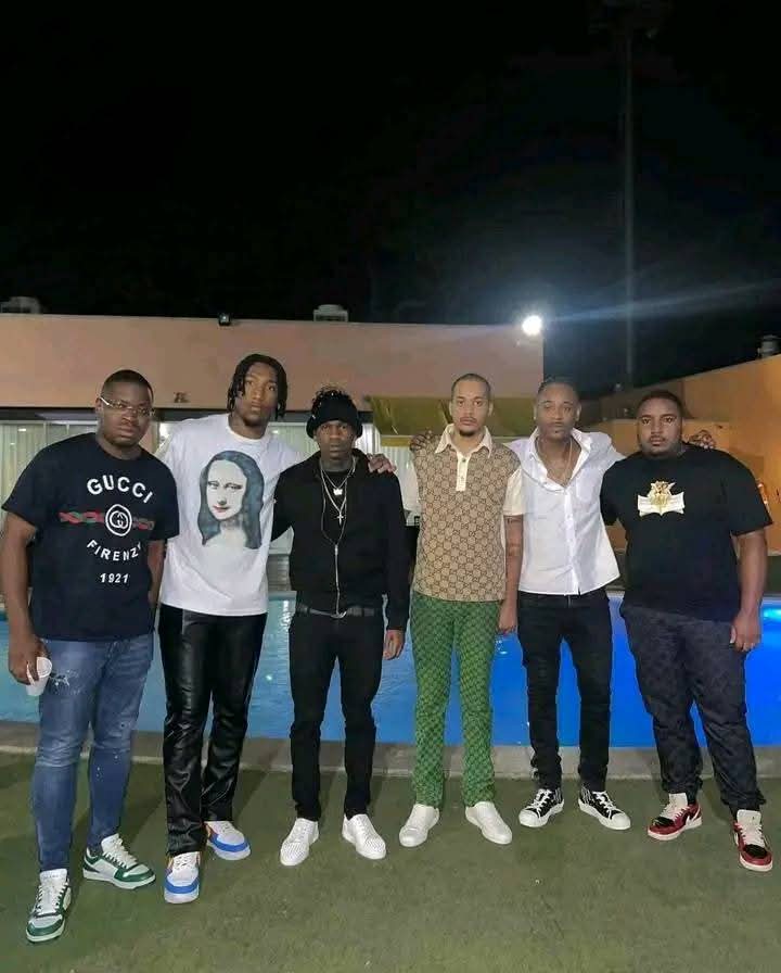 BomHipHop's tweet photo. Monopolio feat. @txoboydeezy 
@heartbreakelson @Mulatooh_ @Jhonnyberrry @ivtrapstar https://t.co/qakmUrfLcY