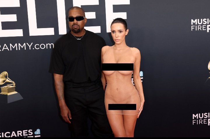 Control coercitivo, sadismo, dominación, humillación, cosificación, histrionismo, es lo que vemos en la conducta de Kanye West hacia su esposa Bianca Sensory. Él la ha desposeído de toda humanidad y dignidad, y claramente la tiene esclavizada. A la pregunta de por qué ella