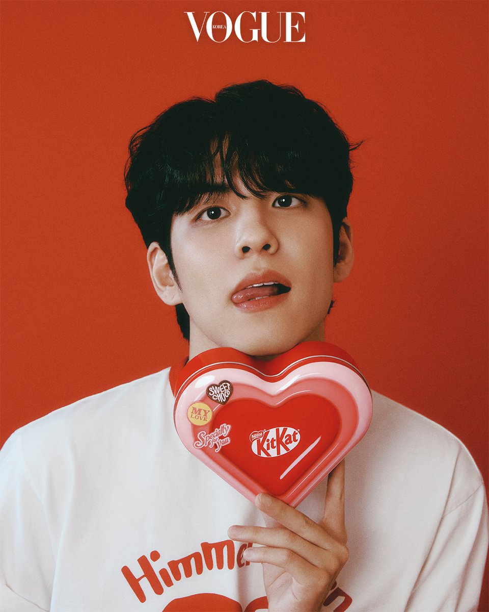 VOGUE KOREA tweet media