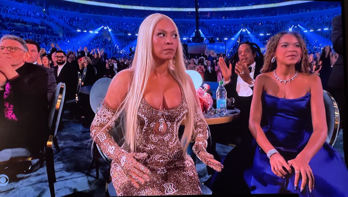 HerCampus's tweet image. when the professor calls on me but I wasn’t paying an ounce of attention