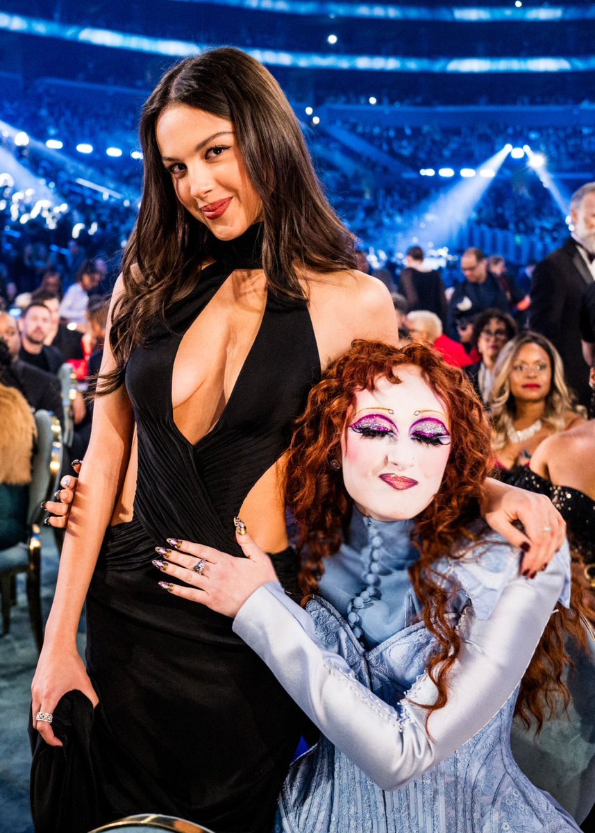 concertleaks's tweet photo. Olivia Rodrigo and Chappell Roan at The GRAMMYs!

#GRAMMYs https://t.co/wR8qU9WC9G