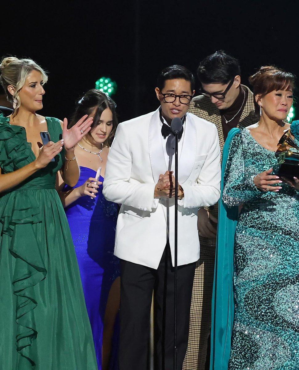 marcaPERU's tweet image. ¡ORGULLO PERUANO! 🤩🤩🇵🇪🇵🇪
Los artistas peruanos Tony Succar y Mimy Succar triunfan en los #Grammys2025 imponiéndose en la categoría "Mejor Álbum Tropical Latino" de la edición americana de los prestigiosos premios de la industria musical. ¡Palmas para el #talentoperuano que…