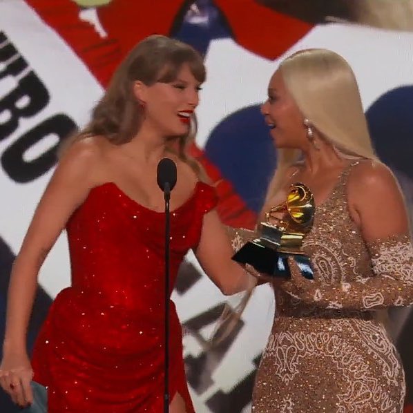 TSwiftLA's tweet photo. 📸 | Taylor Swift &amp; Beyoncé 
2009 - 2025 #GRAMMYs https://t.co/5hDw5ngniK