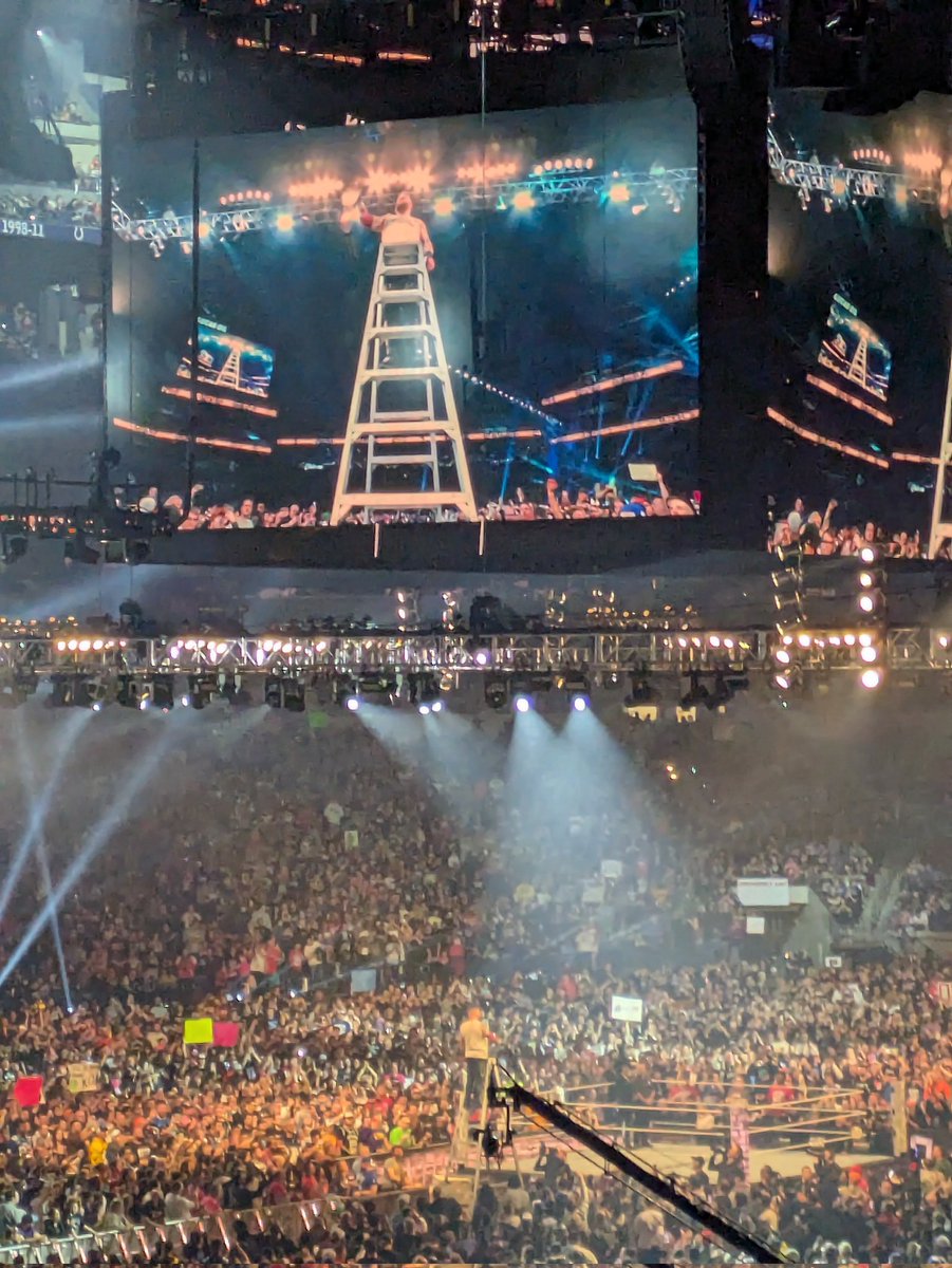 j2cincy's tweet photo. @WWE @FightOwensFight 
#RoyalRumble 
#RoyalRumble2025 https://t.co/nByNQO2dZY