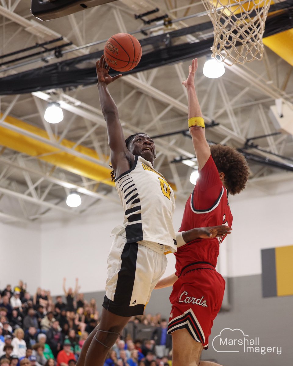 marshallimg's tweet photo. Woodford defeats Taylor Co at the @CourtXIV Classic! https://t.co/80R8rqjg9a