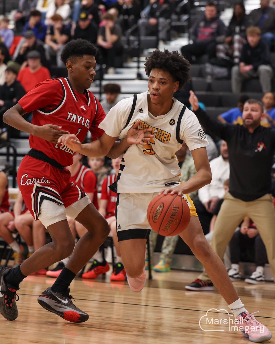 marshallimg's tweet photo. Woodford defeats Taylor Co at the @CourtXIV Classic! https://t.co/80R8rqjg9a