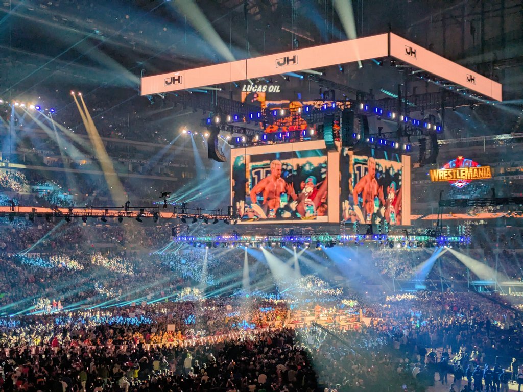j2cincy's tweet photo. @joehendry entrance @WWE #RoyalRumble https://t.co/VplJJzvf1Y