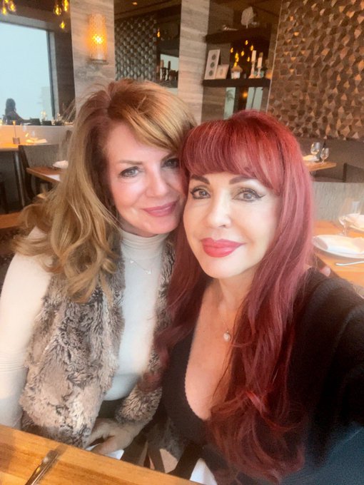 Hanging out with the gorgeous @SexyVanessa3  in LA ? https://t.co/fLQhvGMXH1