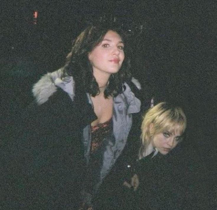 lesbiantruther's tweet image. this is me and lauren we r #shat