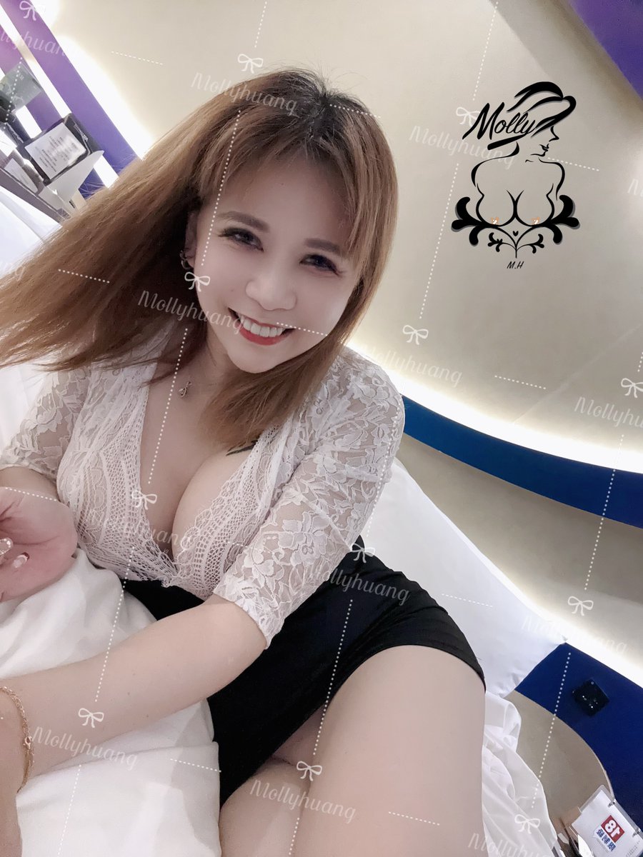 今天大家應該都上班開工了，
祝大家開工大吉賺大錢🥰
————————————
昨天臨時開的直播視訊，
好幾個推友跟我一對一視訊，
讓我誘惑他們，
看了我都覺得害羞😂
但是很好玩很開心，
謝謝你們💕

#轉推愛心❤️
更多色色的在Fansone😍
看看置頂文喔🤤
#感覺派微肉感人妻💋 https://t.co/qTsSG9uMcK