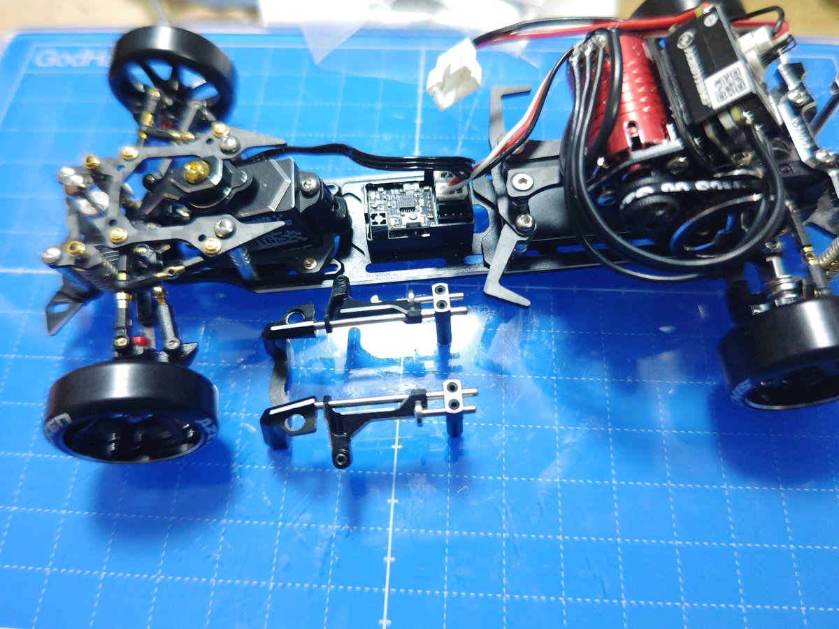 izayoisinya1's tweet photo. ムーンウォーク導入
ついでにフロントナックルもアルミへ
#driftart
#DA4 https://t.co/8SEqxCpWYJ