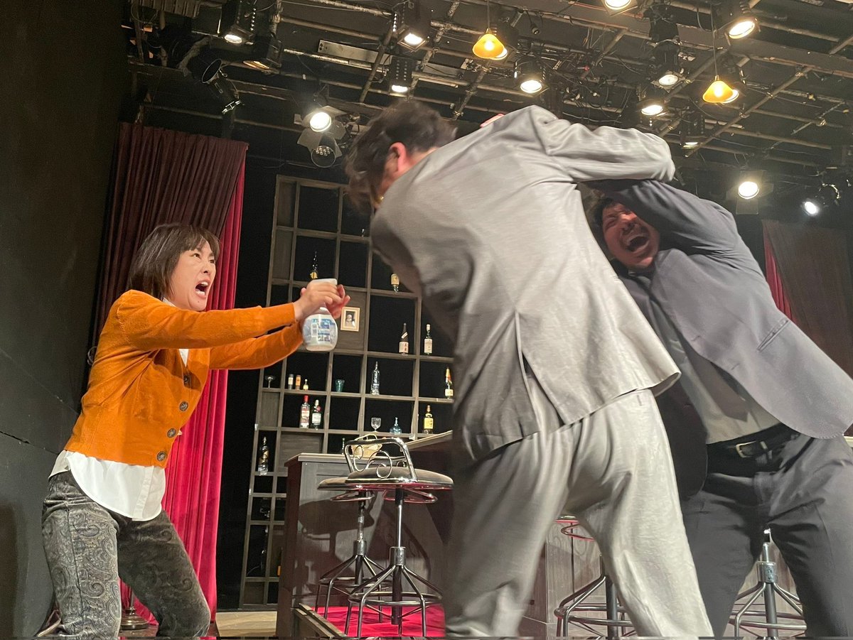 kudou38's tweet photo. 「ヤー！」からの目潰し、連続写真（服部さん撮影） https://t.co/tLIijl7UTE