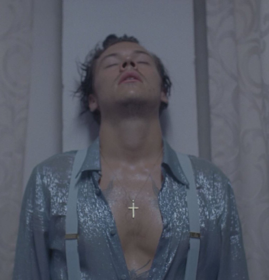 the DAY after your birthday too <a href="/Harry_Styles/">Harry Styles.</a> come back to us this is getting crazy