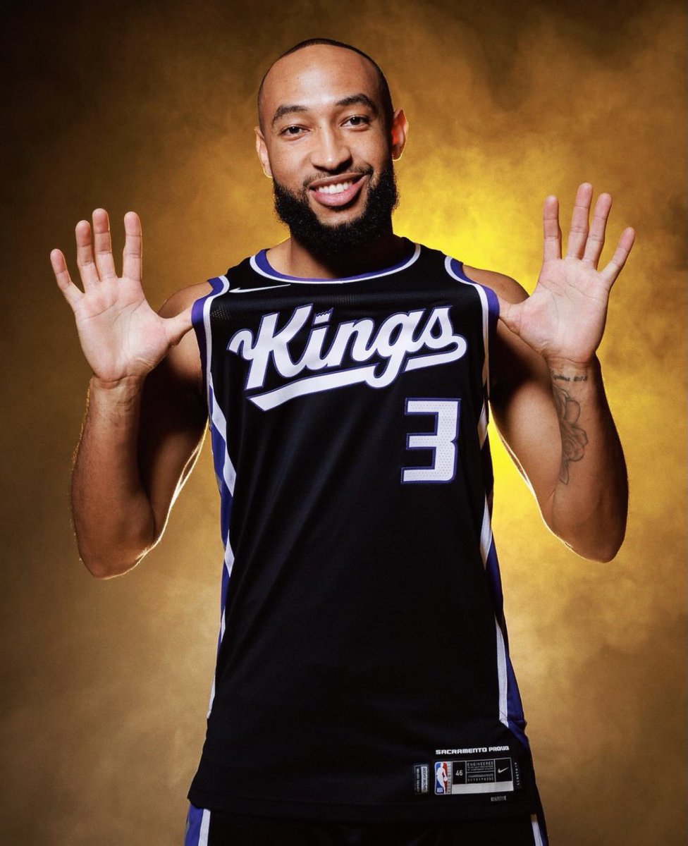ButtaSports's tweet photo. San Antonio just acquired their PG of the future from Sacramento Kings https://t.co/i8z3hHnRSq