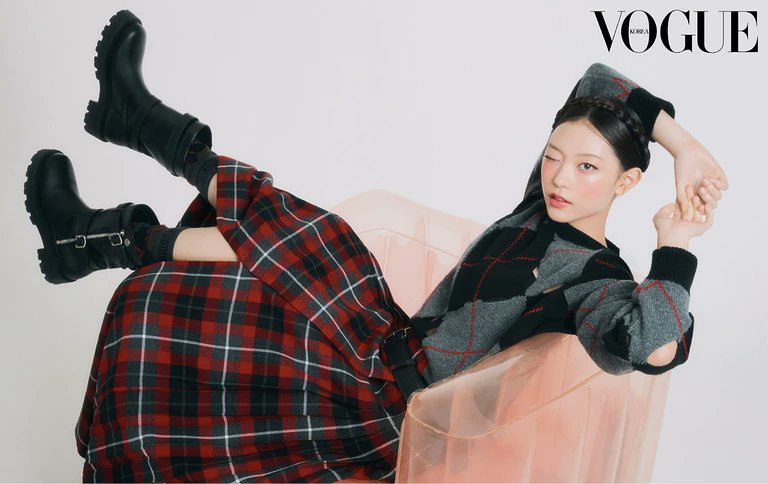 VOGUE KOREA tweet media