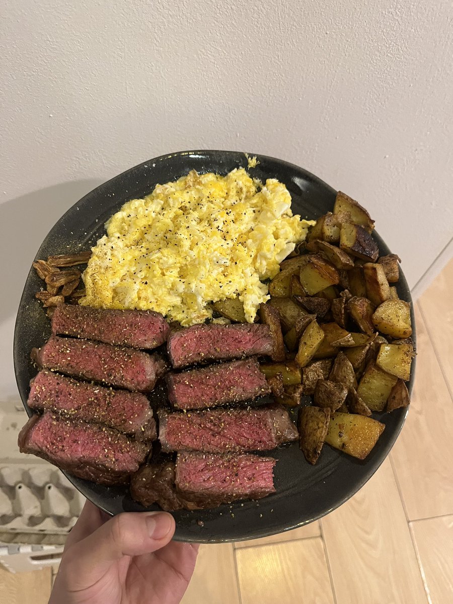 kusiekG's tweet photo. eating like this will make you fit in weeks… https://t.co/A5YKWN8YZA