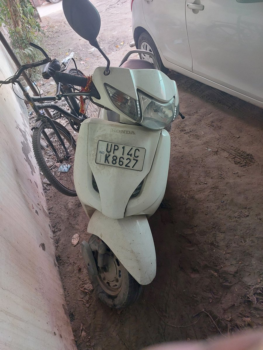 CA533239's tweet photo. @Uppolice @dgpup  Wrong challan issued by traffic police ghaziabad.  My vehicle was at home but somebody else vehicle challan issued  on my vehicle no. What is the hurry to issue challan without checking. I live in modinagar.  Challan no- UP495250201140834 https://t.co/AeNDEj4qmK