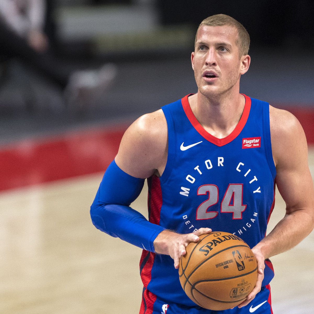 CFCpaulallen's tweet photo. in bed thinking ab mason plumlee rn
#LANK #24forkobe https://t.co/9b4QBnlRqK