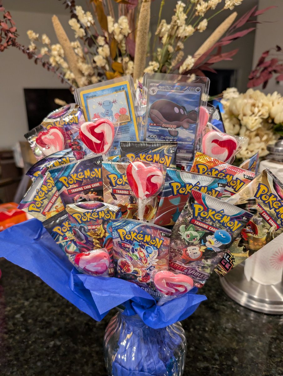 Made this pokemon bouquet to ask someone out for Valentine's Day, what do  you guys think