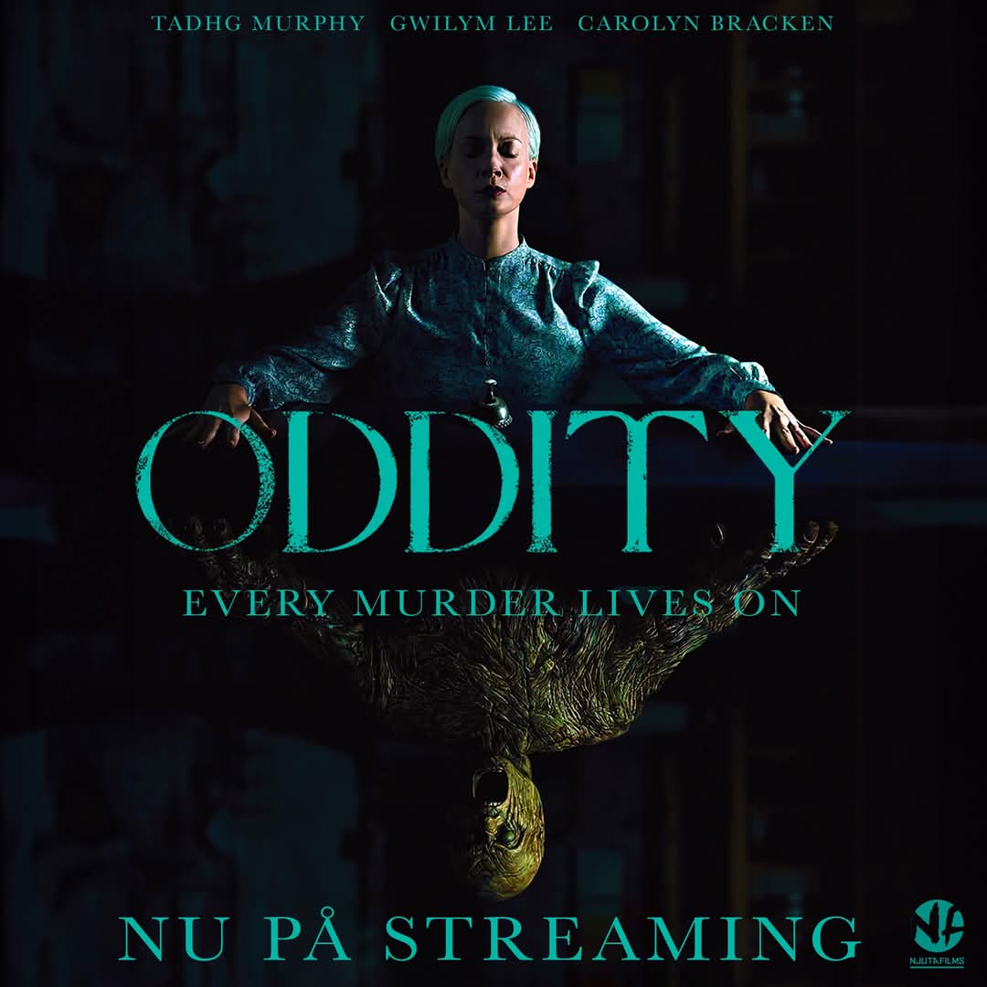 ODDITY - EN AV ÅRETS MEST OMTALADE SKRÄCKFILMER ÄNTLIGEN PÅ STREAMING!
Streama den på: Telia Play, SF Anytime, iTunes, Google Play, m.fl

EN GOTISK FEBER DRÖM SOM REDAN NÅTT KULTSTATUS 
Darcy är ett blint medium med äkta ockulta förmågor. Hon börjar nysta upp hemska hemligheter
