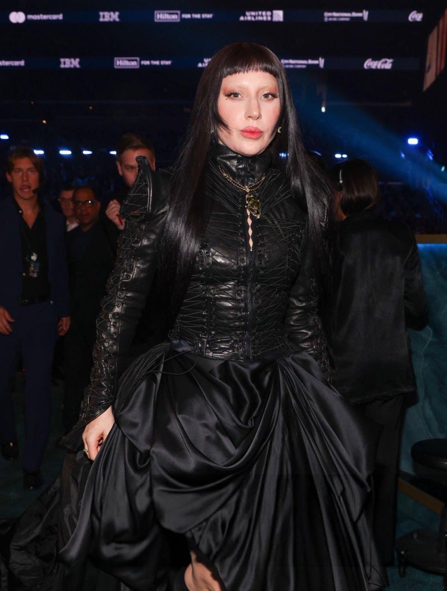 Lís | MⱯYHEM 👠| 🩹 tweet media