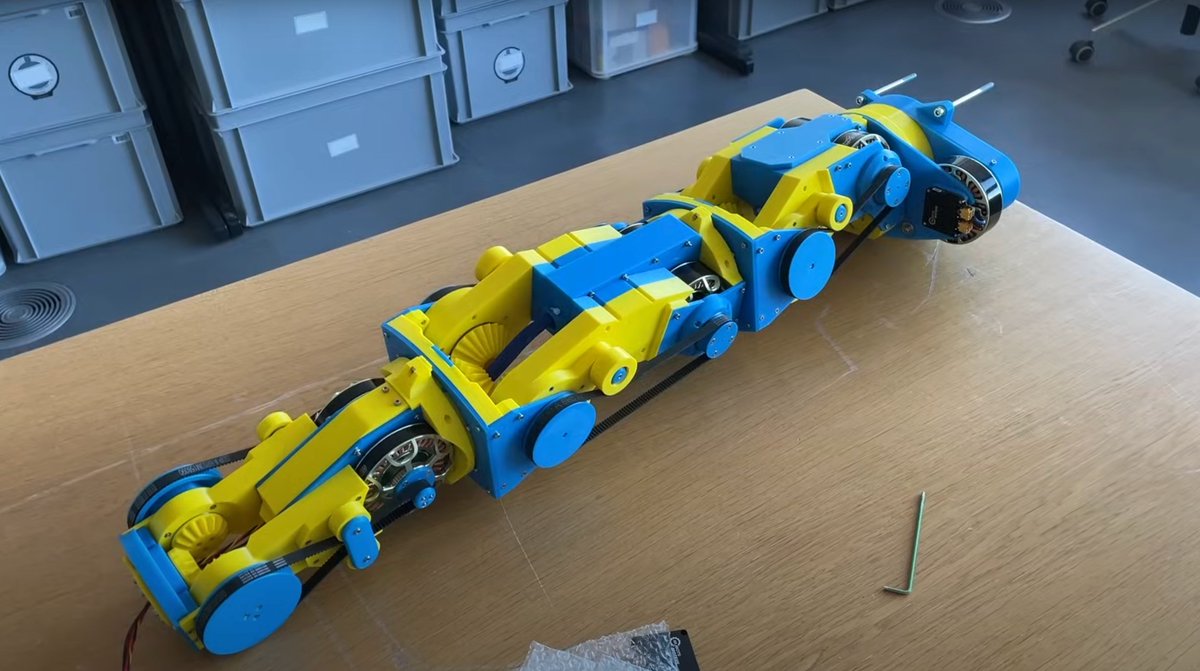 garrettkjohnson's tweet photo. It's awesome seeing a project still getting use and showing up 8 years later. People are still using the drag-and-drop URDF web viewer to analyze robotics models! 😁

Video by @SkyentificTweet 

#ros #urdf #webgl #threejs #robotics https://t.co/ptkiCRXNwI