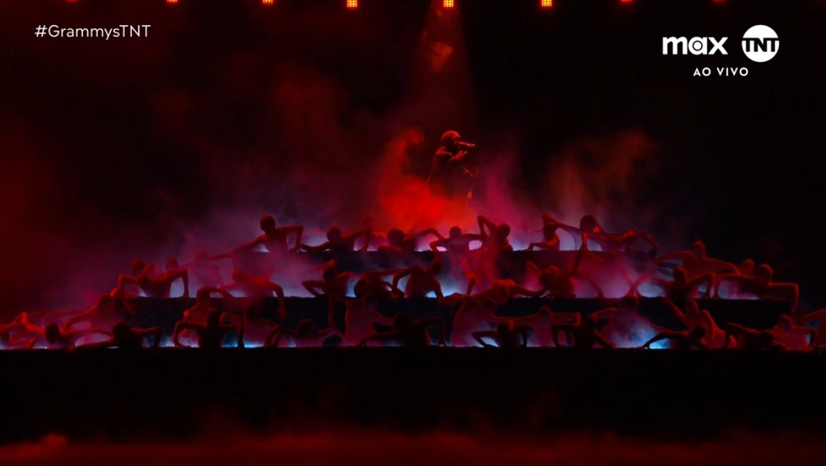 SiteTheWeekndBR's tweet image. MEU DEUS DO CÉU! The Weeknd no palco do #Grammys!