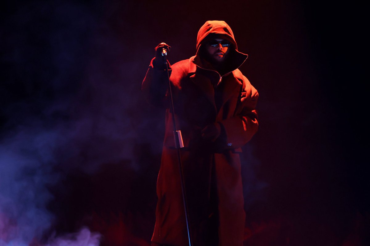 THE WEEKND HIZO UNA PRESENTACIÓN SORPRESA EN LOS #GRAMMYS