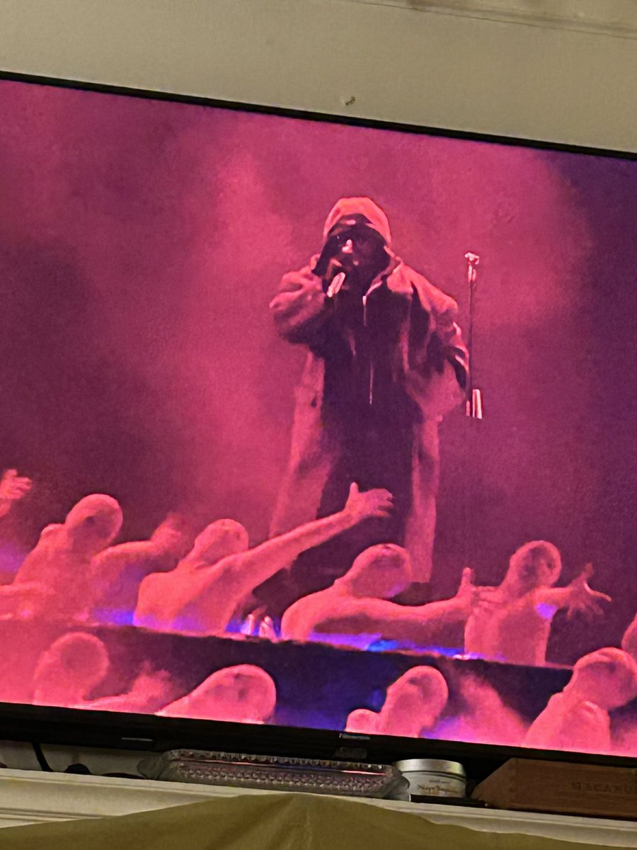 weekend looking like the handmaid’s tale