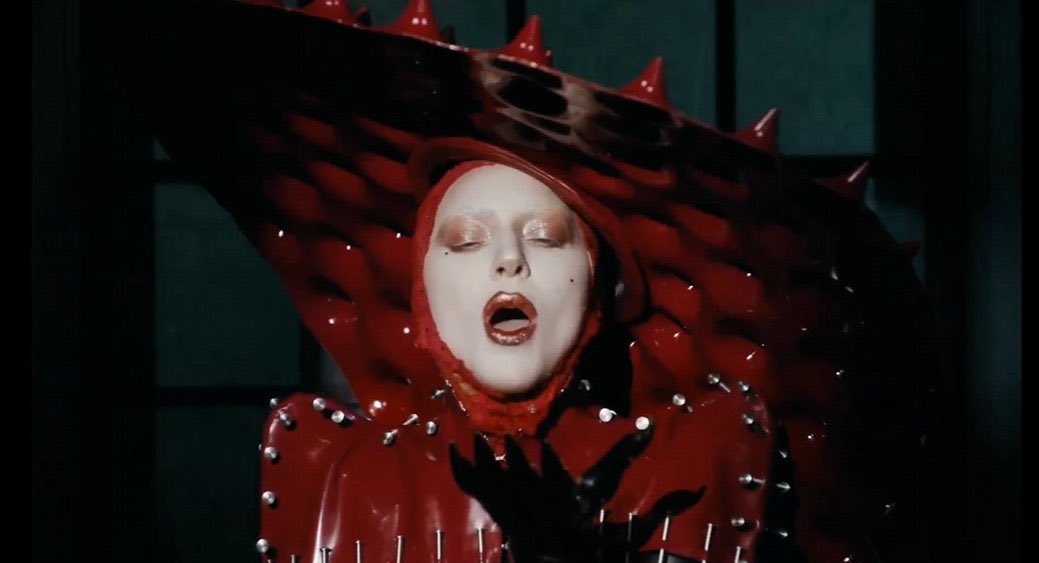 cnadames's tweet photo. Lady Gaga in the Abracadabra music video. 

#abracadabra https://t.co/1NIHRhaMtj