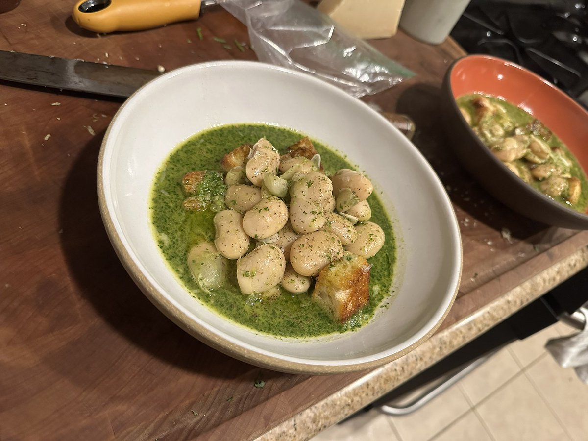 brettcadet's tweet photo. those are some #bigbeans https://t.co/VP8EocAIp0