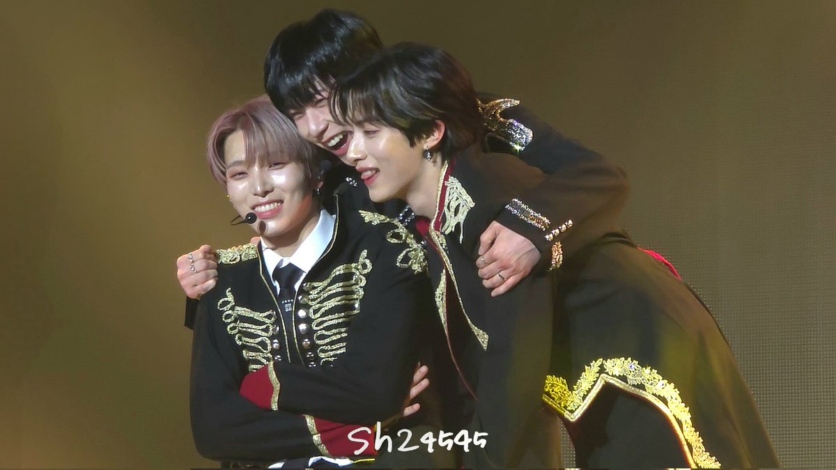sh24545's tweet photo. 왤케 기여우 🤍🤍🤍🤍🤍 #서호 #건희 #시온 https://t.co/BZtKlT42CD