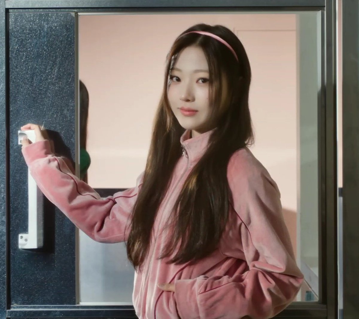 h2only4_dh's tweet photo. 다현이가 너무 느좋소녀야🩷🩷 https://t.co/VsSqIOVnJC