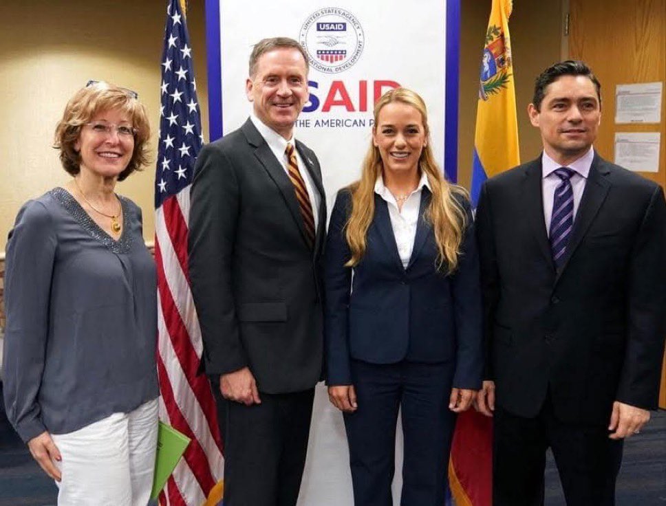 eduardomenoni's tweet photo. 🚨| ÚLTIMA HORA: DURÍSIMO GOLPE de Trump a la falsa oposición de Venezuela y las ONG de Soros. Al pausar las ayudas económicas que enviaba USAID a los organismos progres, le ha cortado el suministro a los zurdos y socialistas de todo el mundo. ⚠️ ¡Una jugada maestra de Trump! 🔥 https://t.co/PO6RHrNtgM