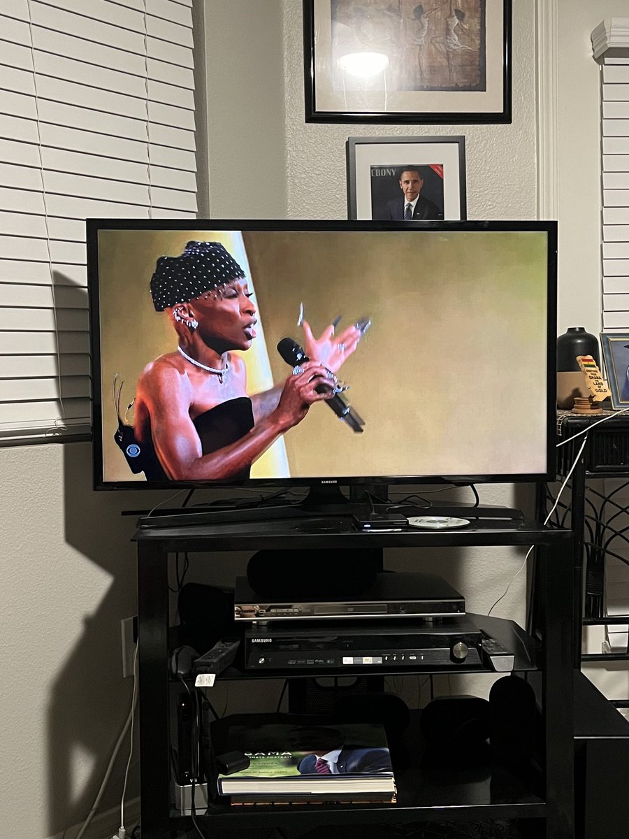 Shypr2's tweet image. #HotDamn #CynthiaErivo how goddamn talented are you? That was simply beautiful. The Hollywood bowl is waiting on you again.❤️❤️❤️🖤🖤🖤