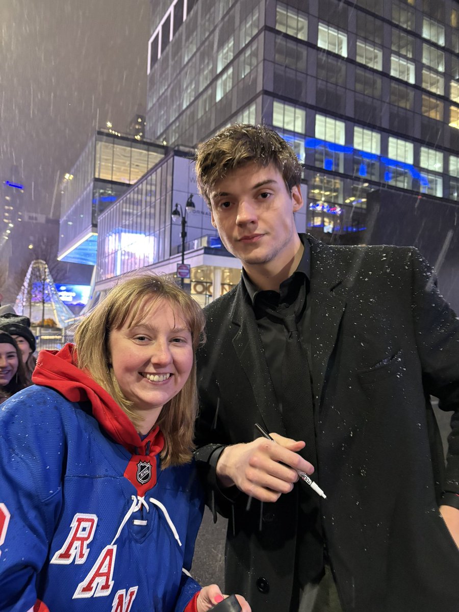 ReetsTweets tweet media