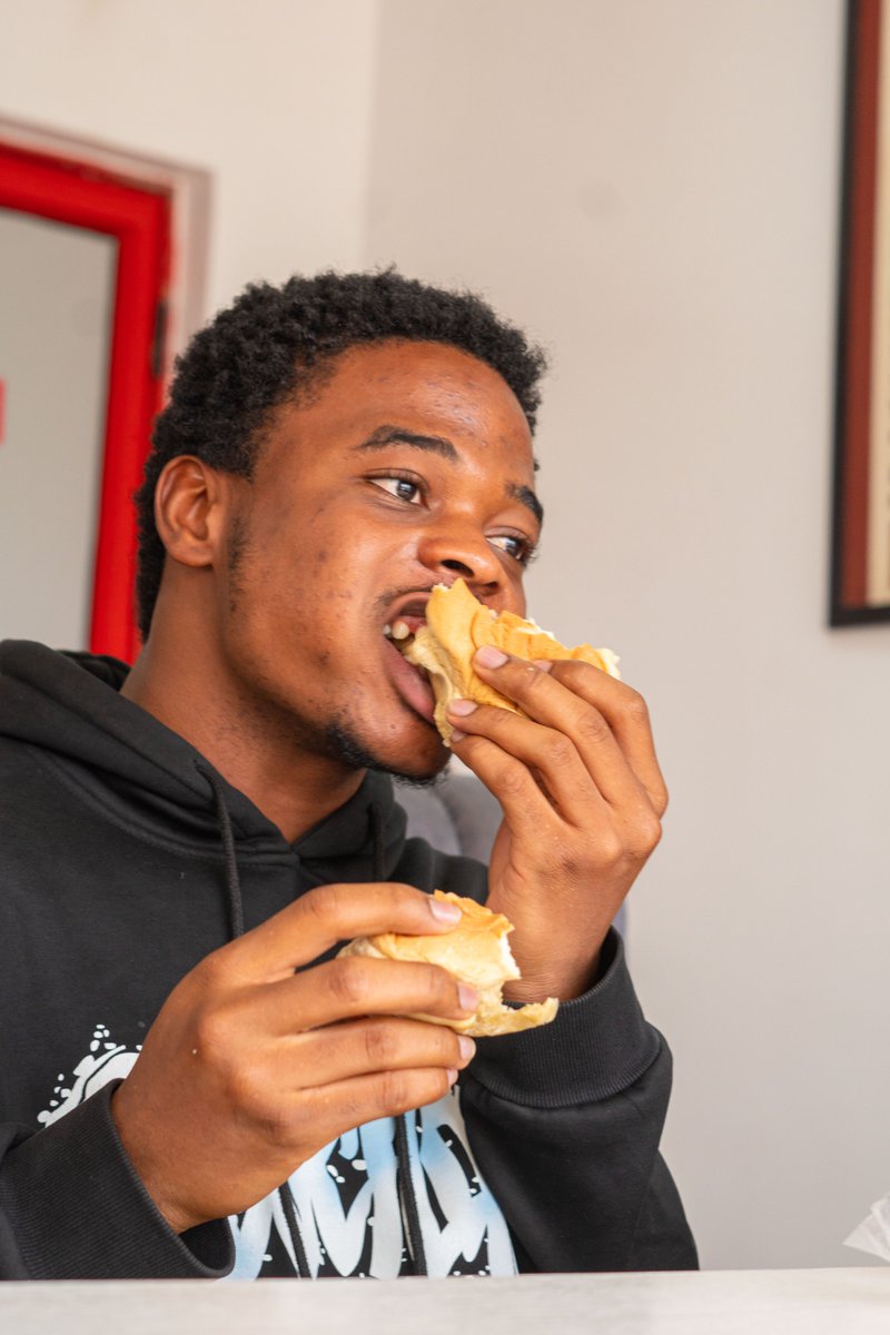 AugustBrothers's tweet image. Celebrate a new day with August Brother Chicken Bread! 🍞👌 Freshly baked, always delicious! 😋

 What's your favorite way to enjoy our chicken bread? 🤔 

#AugustBrother #ChickenBread #NewDay 🌞