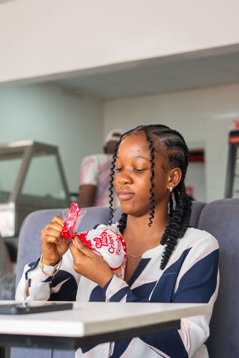 AugustBrothers's tweet image. Celebrate a new day with August Brother Chicken Bread! 🍞👌 Freshly baked, always delicious! 😋

 What's your favorite way to enjoy our chicken bread? 🤔 

#AugustBrother #ChickenBread #NewDay 🌞