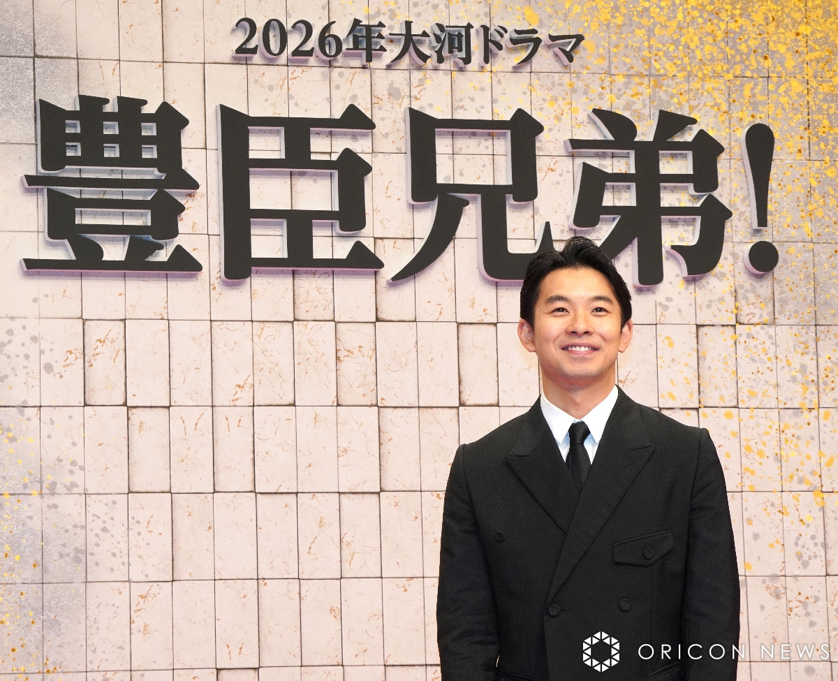 oricon's tweet photo. 来年の大河ドラマ『豊臣兄弟！』
新キャスト7人発表❗️ 主演は仲野太賀

織田信長：小栗旬
お市：宮崎あおい
徳川家康：松下洸平
明智光秀：要潤
前田利家：大東駿介
浅井長政：中島歩
柴田勝家：山口馬木也
https://t.co/VdWzYuRM8S

👤他キャスト
吉岡里帆、池松壮亮、永野芽郁、浜辺美波

#豊臣兄弟 https://t.co/QCQ3r6TahW